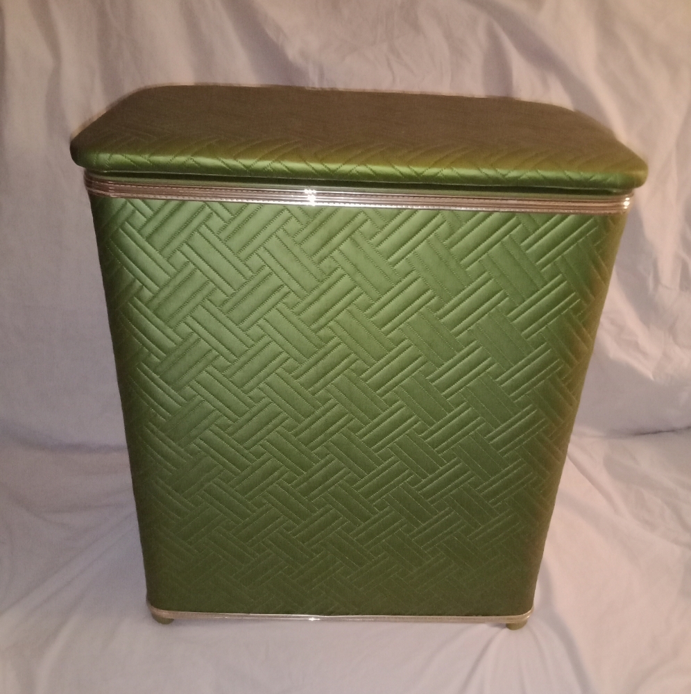 Vintage Burlington Green Quilted Padded Clothes Hamper Apr 8 1977 Retro